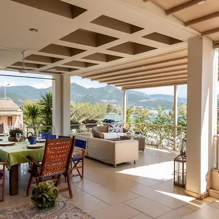 Luminous Villa Nea Iraklitsa