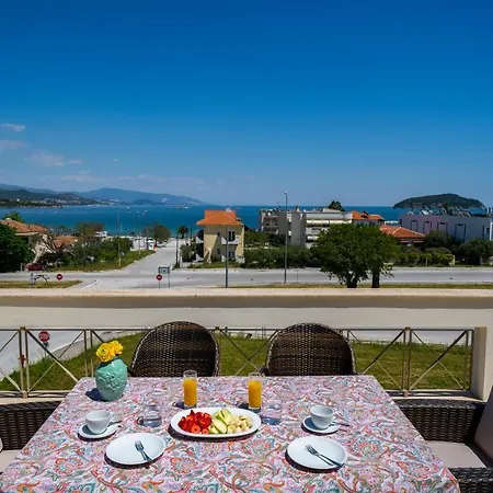 Luminous Villa Nea Iraklitsa