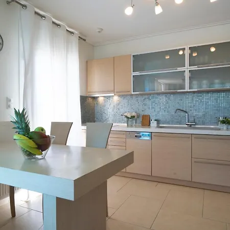 Luminous Villa Nea Iraklitsa