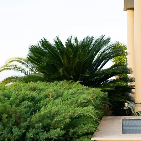 Luminous Villa Nea Iraklitsa